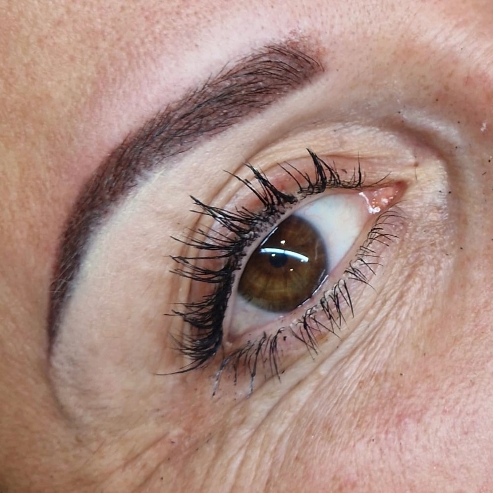 Powder Brows: Augenbrauen vor und nach den Powder Brows